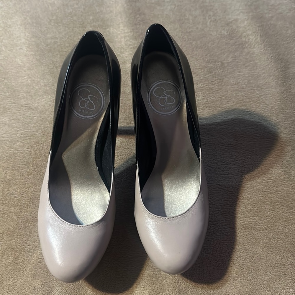 Jessica Simpson two toned shoes
